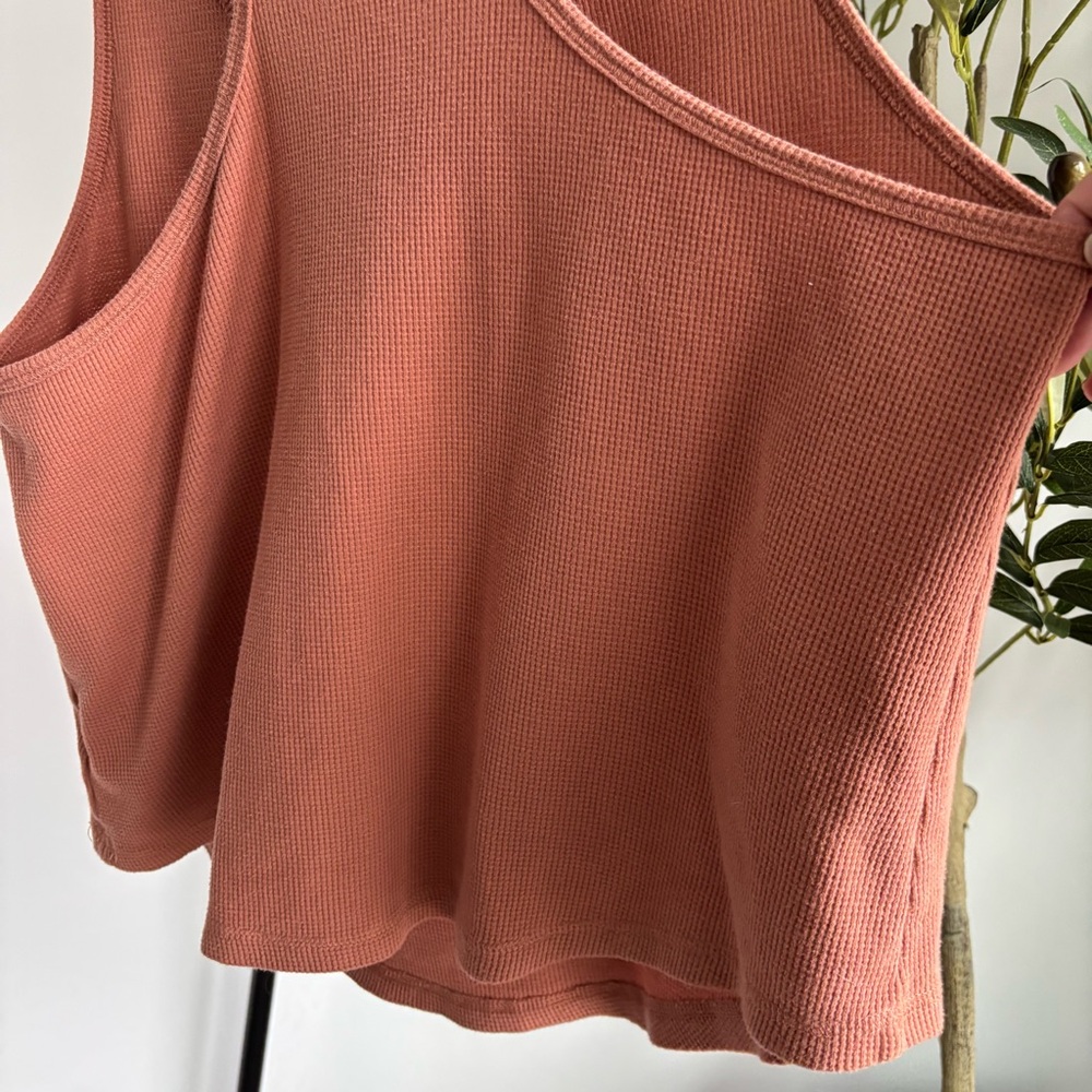 • [Old Navy] Racerback • - Picture 12 of 12